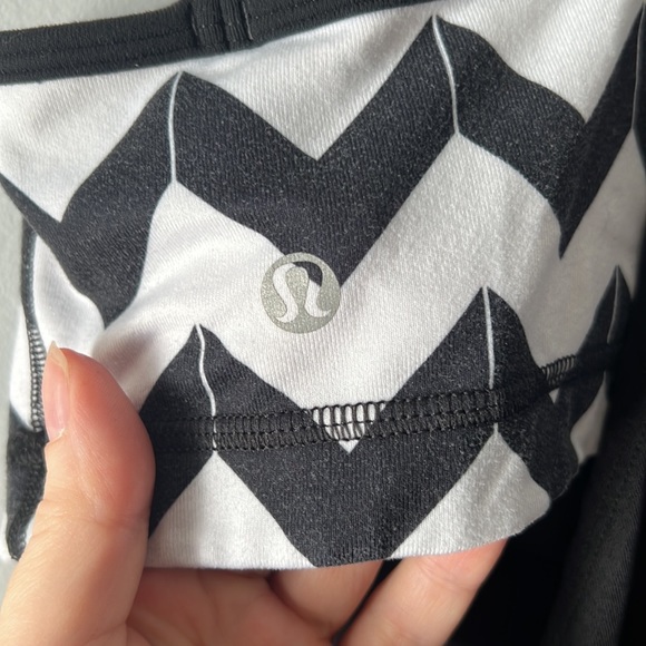 Lululemon tank size 8 - Picture 4 of 5